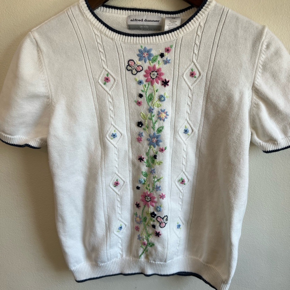 Alfred Dunner Petite White Floral Embroidered Short Sleeve Sweater PM